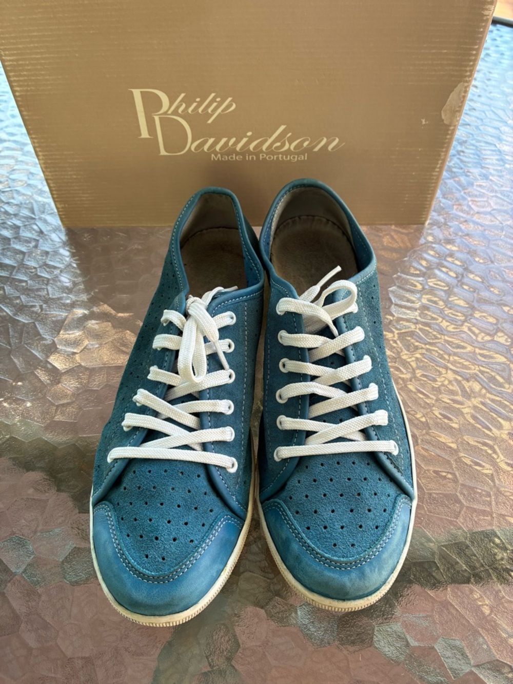 Women’s Leather Blue Casual Sneakers size 41